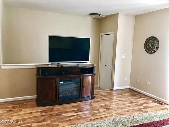 5th image of 24608 N Meadow Dr