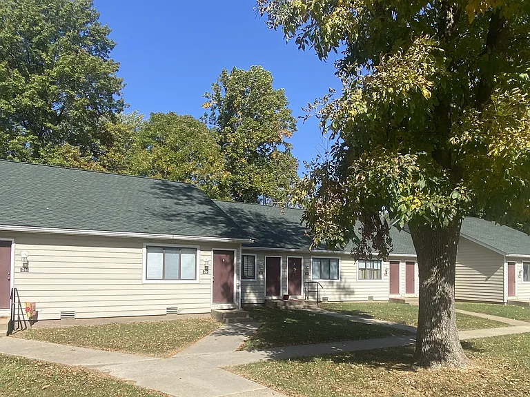 17 Village Ct #17 — Photo 1