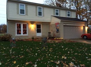 2565 E Roundtable Dr, Canton, MI 48188