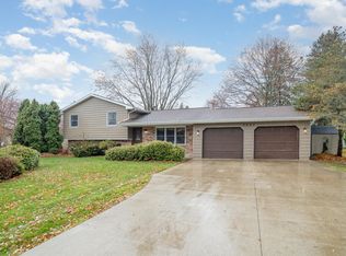 7865 N River Rd, Freeland, MI 48623