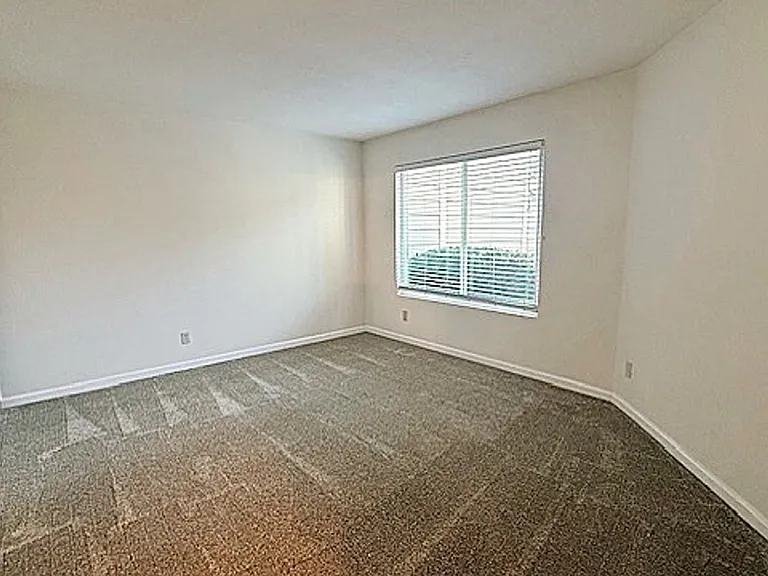 506 Silver Lake Dr — Photo 26
