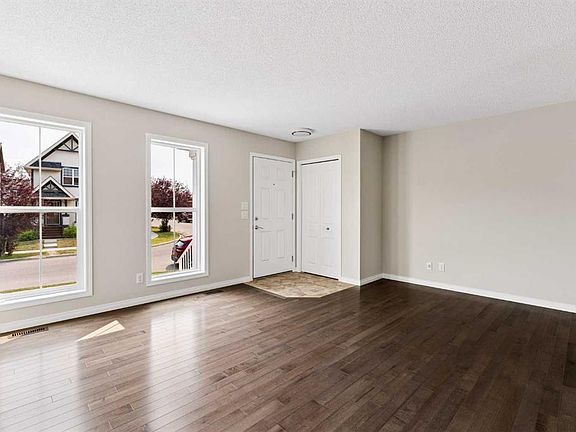 4th image of 59 E Elgin Meadows Park SE