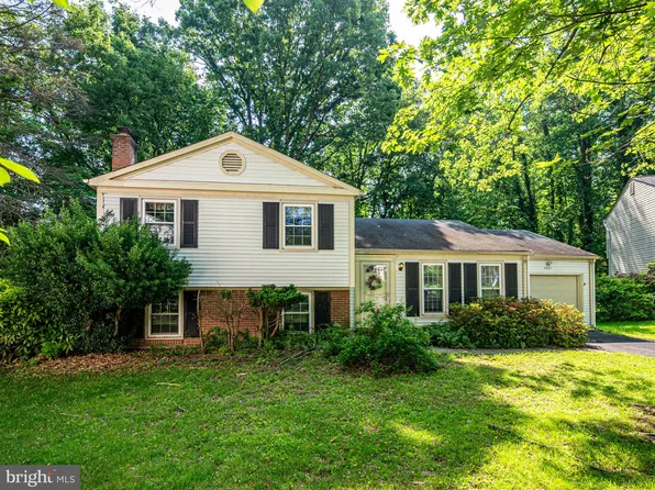 1551 Powells Tavern Pl, Herndon, VA 20170
