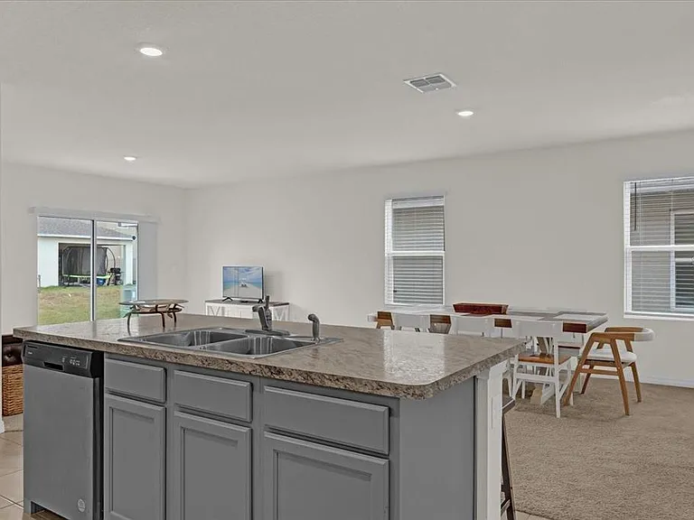1444 Berry Ln — Photo 4