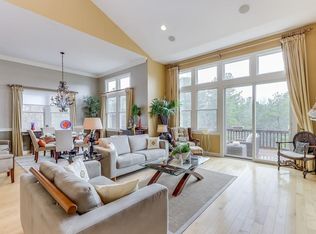 23 Endicott Gln, Plymouth, MA 02360