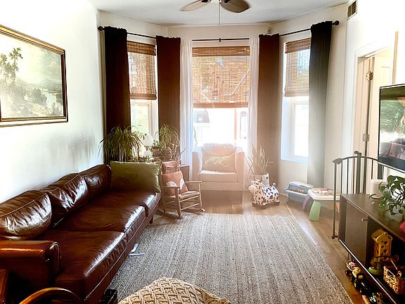 3rd image of 1303 N Artesian Ave #3