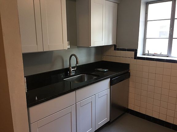 4th image of 7100-7102 Jamieson Ave