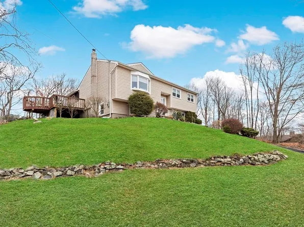 22 Meadow Ridge Road, Brewster, NY 10509