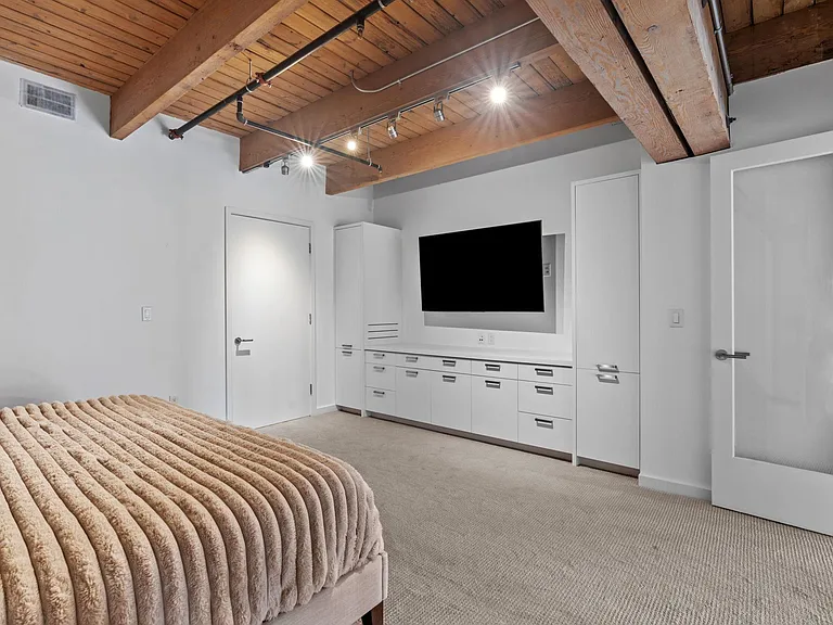 404 Washington Ave N #506 — Photo 50