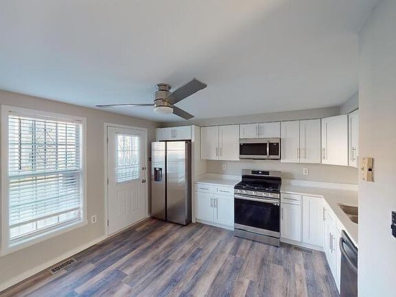 5th image of 1831 N Spring St