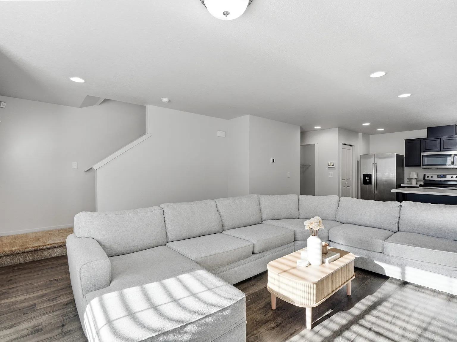 3 bed, 2.5 bath, 1353 sqft, $2,395 — Photo 2