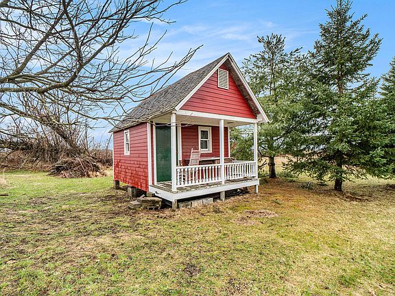 5th image of 8878 Banwell Rd