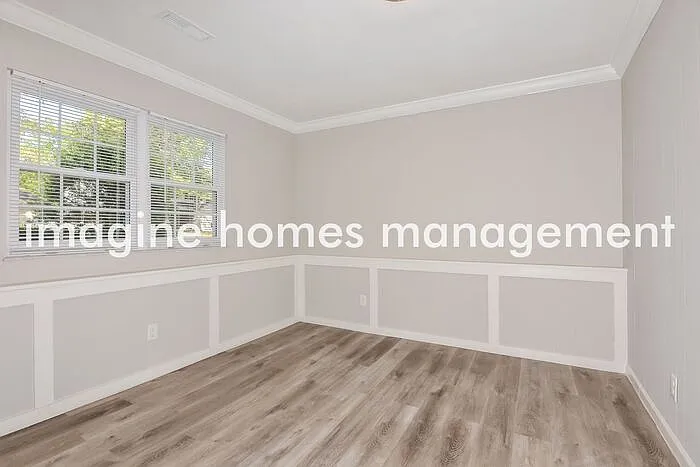 908 Broadhurst Dr — Photo 13