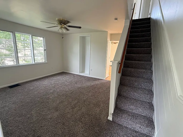 513 Catherine St — Photo 8