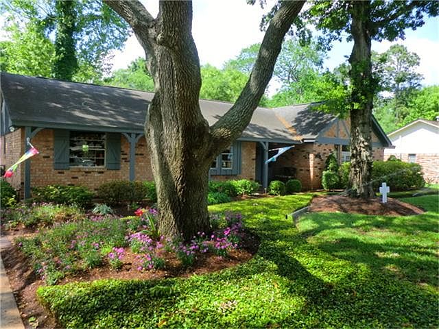 1st image of 321 Linden Ln