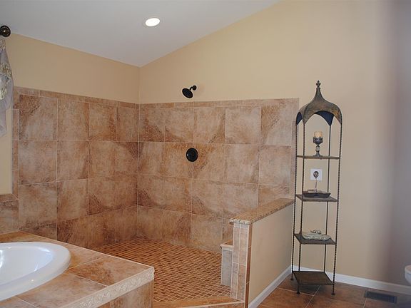 4th image of 149 Millwood Dr