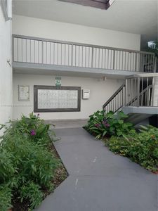9433 Fontainebleau Blvd APT 111, Miami, FL, 33172