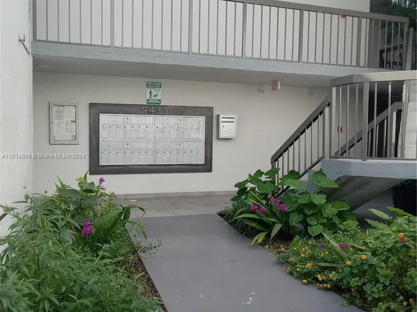 9433 Fontainebleau Blvd APT 111, Miami, FL 33172