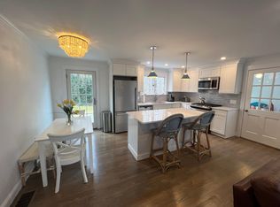 21 Beacon Point Rd, Bourne, MA 02532