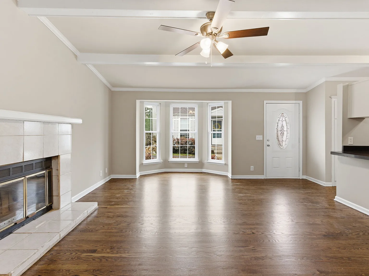 1 bed, 932 sqft, $1,695 — Photo 2