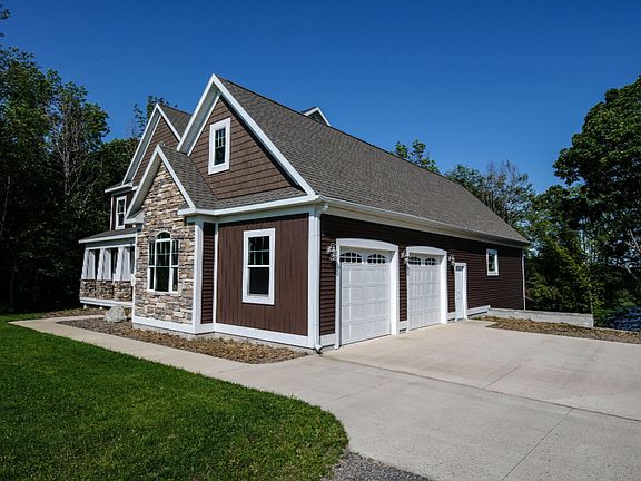 3rd image of 3292 Ironwood Dr