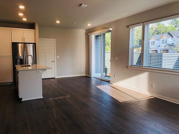 3rd image of 3802 SE Centifolia Ave