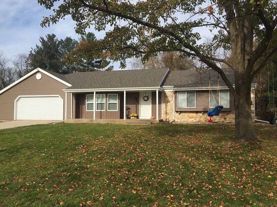 1st image of 23099 Leslie Ln