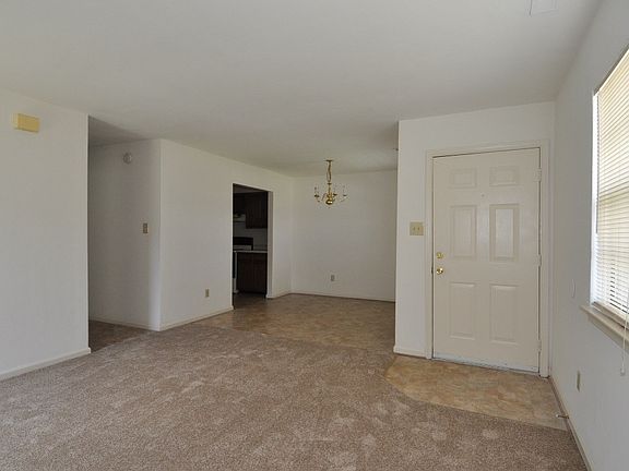 5th image of 4613 Hardy Dr APT B