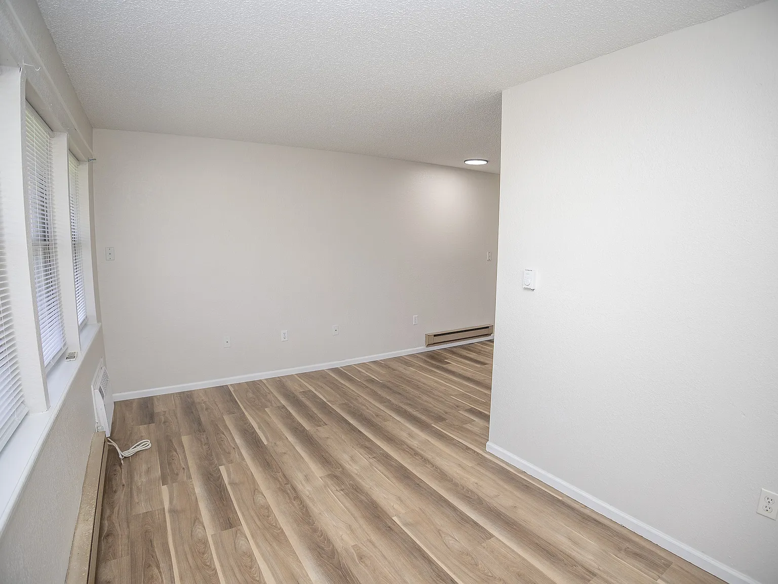 4819 Marion Street - 4 — Photo 4