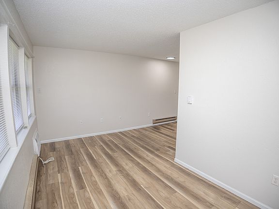 4th image of 4819 Marion St #4