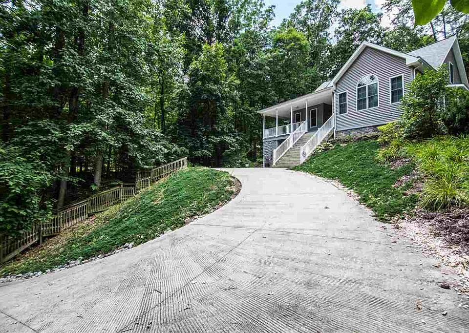 1st image of 841 Flower Dr