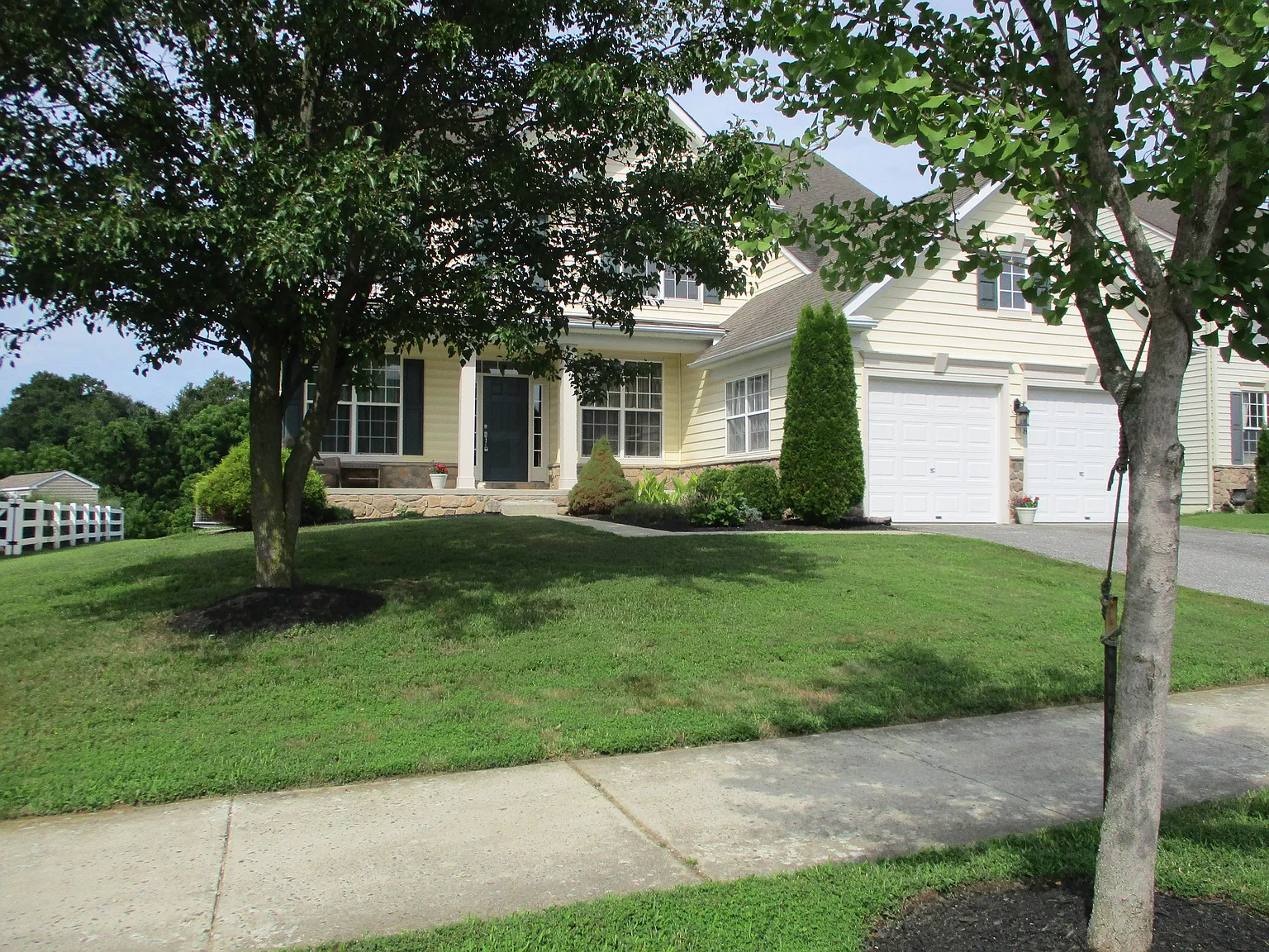 4 bed, 2.5 bath, 3076 sqft, $3,600 — Photo 4