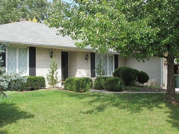 3rd image of 3284 Noreen Dr