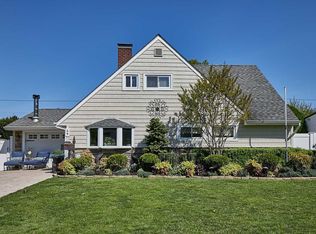 49 Eden Ln, Levittown, NY 11756