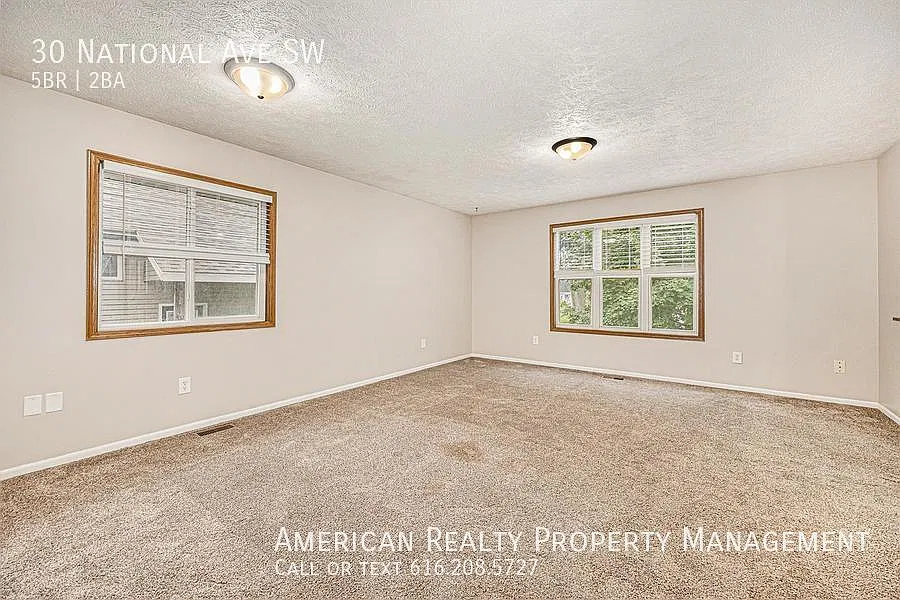 5 bed, 1700 sqft, $2,800 — Photo 3