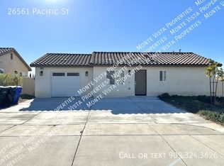 26561 Pacific St, Highland, CA 92346