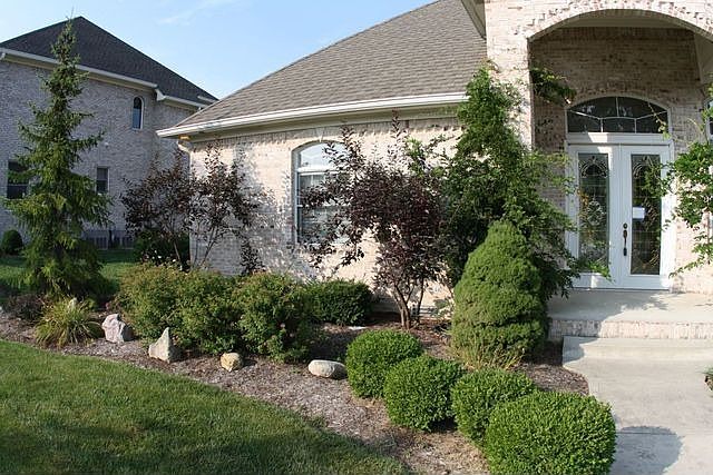 2nd image of 2464 Forest Hills Blvd