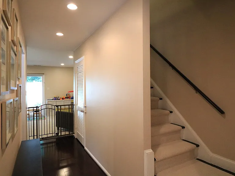 748 Azalea Dr — Photo 17