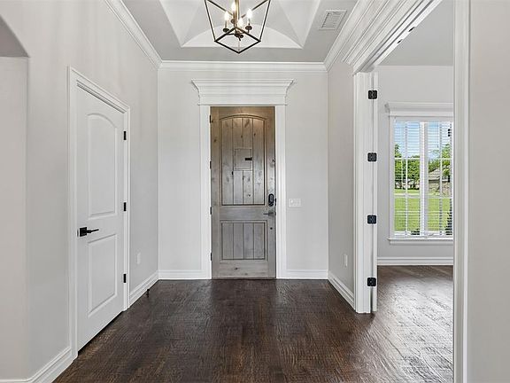 3rd image of 1152 Trunci Way