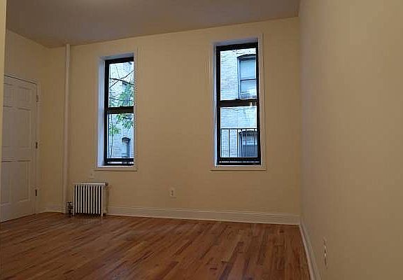 2nd image of 556 W 185th St #1A