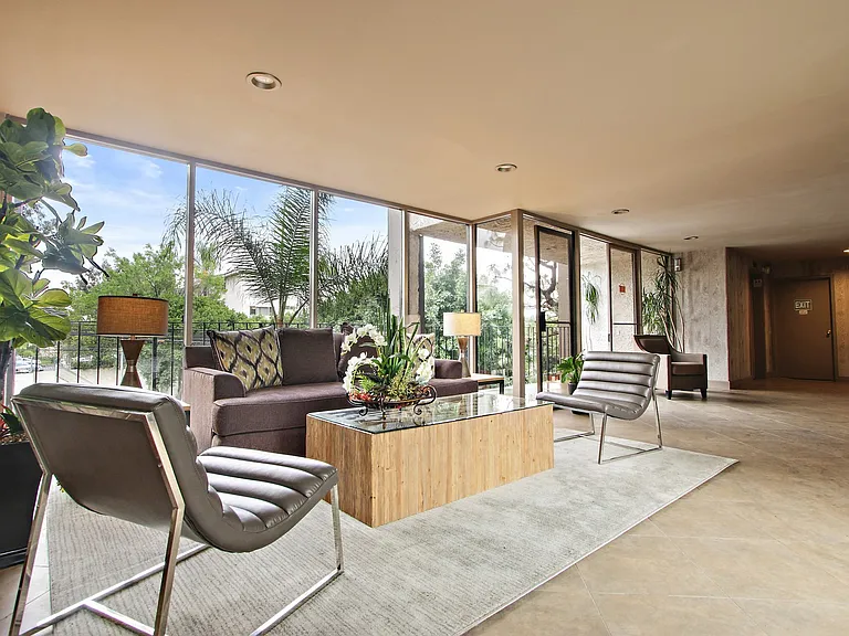 Woodcliff Apartments — Photo 42