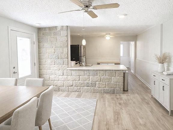 2nd image of 125 Maple St