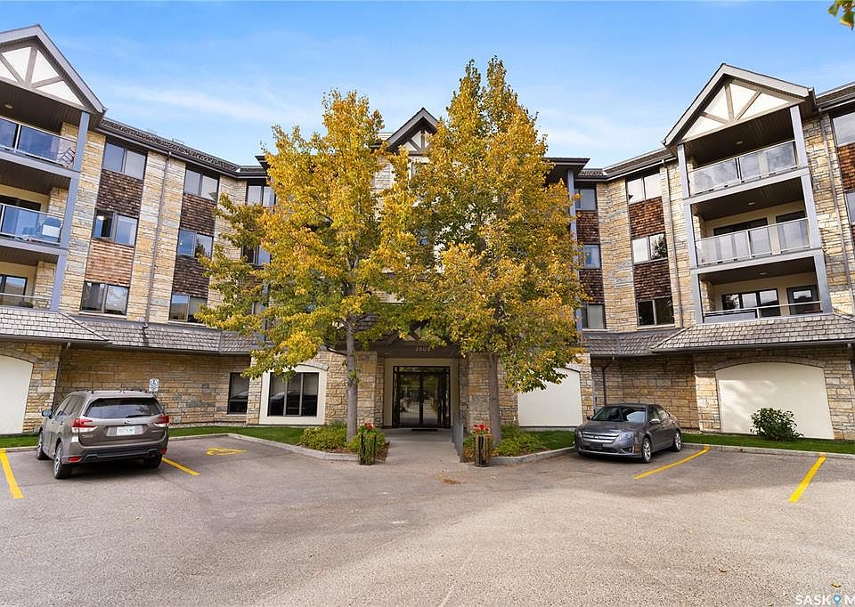 1st image of UNIT 450-3605 Albert STREET