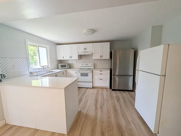 105 Tupper Dr — Photo 8