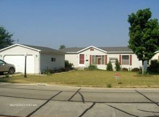 879 Peach Tree St, Urbana, IL 61802