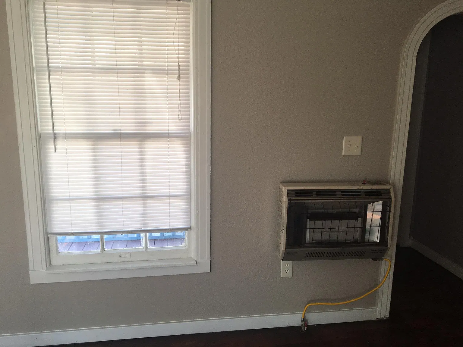 3 bed, 1180 sqft, $1,300 — Photo 4