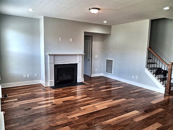 5th image of 819 Beamon Dr