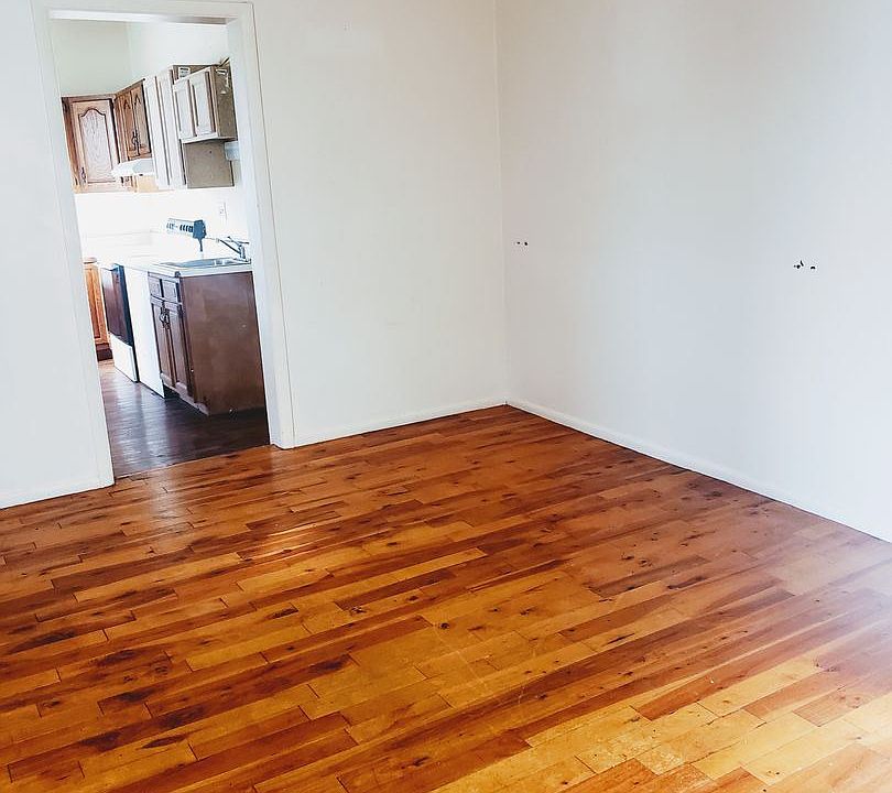 2nd image of 315 Perry St APT 2