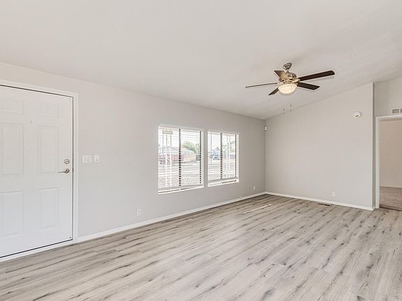 4th image of 6914 W Paradise Ln