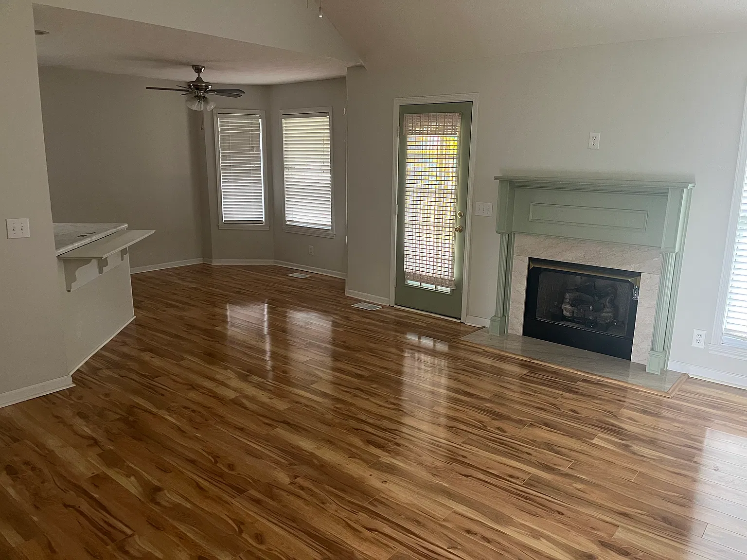 3 bed, 1426 sqft, $1,900 — Photo 2